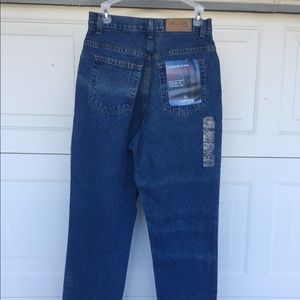 Liz Claiborne Lizwear jeans. Size 8 (30w 33L)